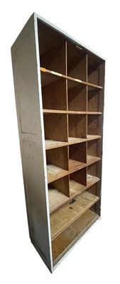 Lot 218 - RETRO MID 20TH CENTURY PAINTED PINE PIGEON HOLE SHELF / DISPLAY UNIT