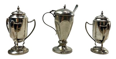 Lot 64 - PAIR OF GEORGE V HALLMARKED SILVER PEPPERETTES & A MUSTARD POT