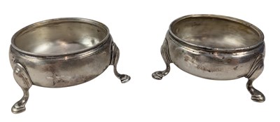 Lot 51 - GEORGE II HALLMARKED SILVER TABLE SALT & A GEORGE V SILVER SALT