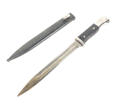 Lot 195 - WWII SECOND WORLD WAR GERMAN BAYONET ETCHED TO