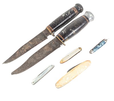 Lot 246 - COLLECTION OF VINTAGE KNIVES