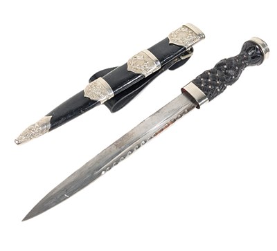Lot 60 - WWII SECOND WORLD WAR PERIOD SCOTTISH HIGHLANDERS DIRK