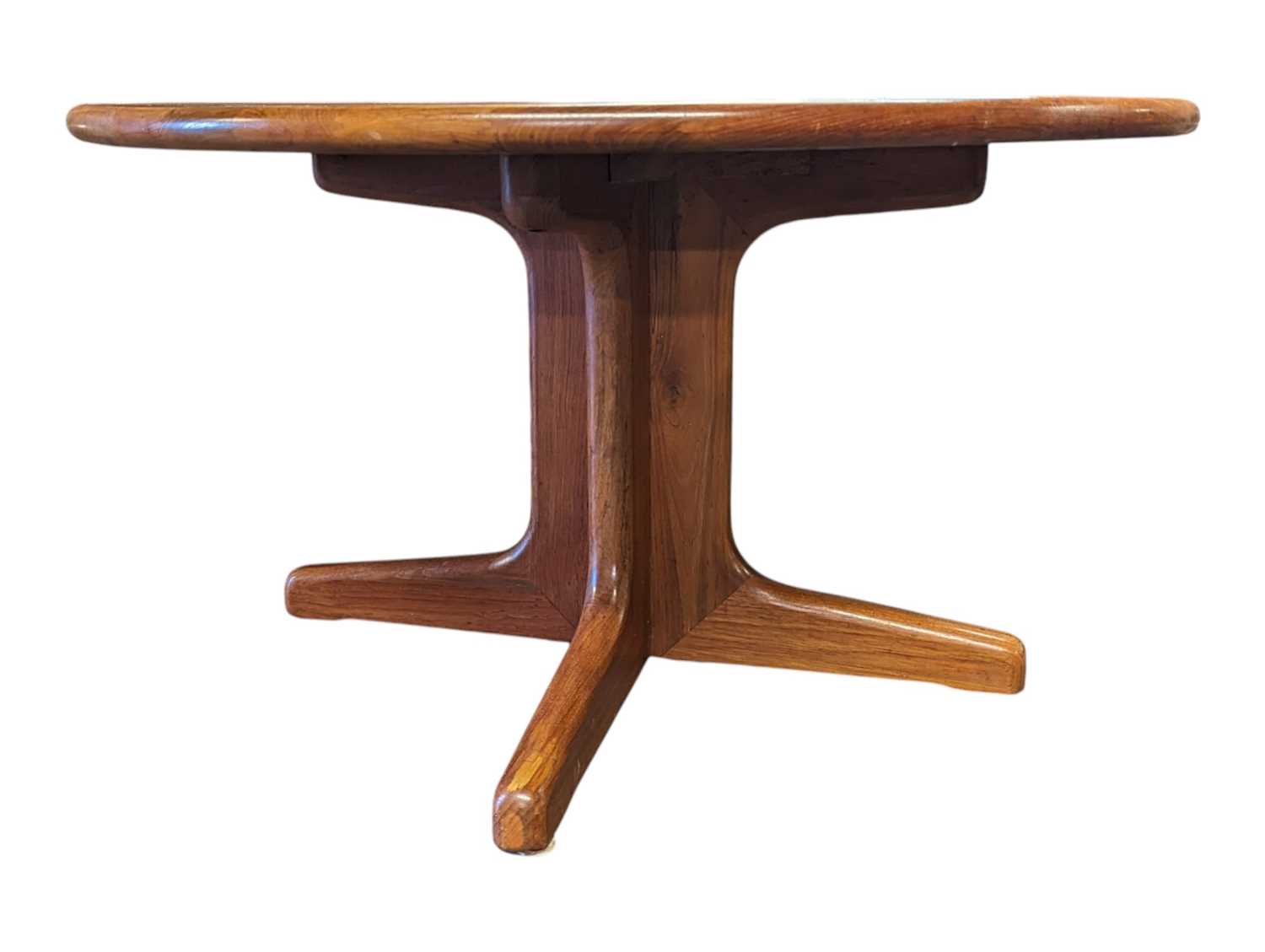Lot 897 - DANISH MODERN DESIGN- MID CENTURY TEAK ROUND COFFEE TABLE