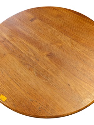 Lot 897 - DANISH MODERN DESIGN- MID CENTURY TEAK ROUND COFFEE TABLE