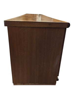 Lot 801 - MEREDEW FURNITURE - LARGE MID CENTURY TEAK SIDEBOARD CREDENZA