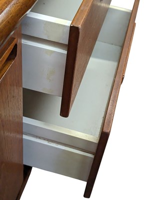 Lot 801 - MEREDEW FURNITURE - LARGE MID CENTURY TEAK SIDEBOARD CREDENZA