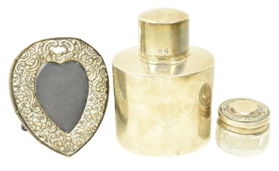 Lot 135 - EARLY 20TH CENTURY GEORGE V HALLMARKED SILVER TEA CADDY & OTHER ITEMS