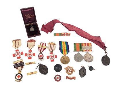 Lot 24 - FIRST & SECOND WORLD WAR MEDALS - HUSBAND & WIFE