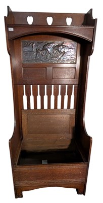 Lot 255 - SHAPLAND & PETTER ARTS & CRAFTS OAK SENTRY BOX HALL SETTLE