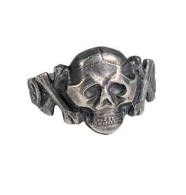 Lot 279 - WWII SECOND WORLD WAR GERMAN WAFFEN SS SKULL RING