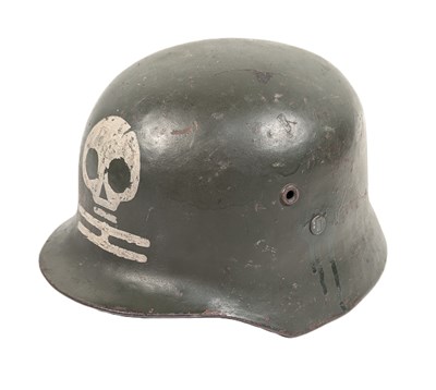 Lot 333 - WWII SECOND WORLD WAR FINNISH 4TH DIVISION HELMET