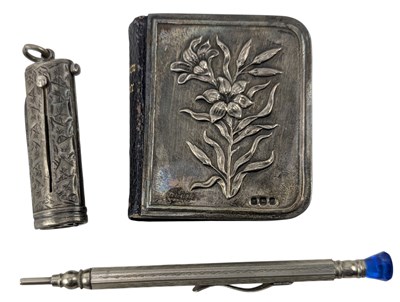 Lot 104 - EDWARD VII HALLMARKED SILVER COMMON PRAYER BOOK & PEN KNIFE
