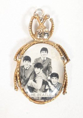 Lot 37 - THE BEATLES - SELECTION OF VINTAGE MEMORABILIA
