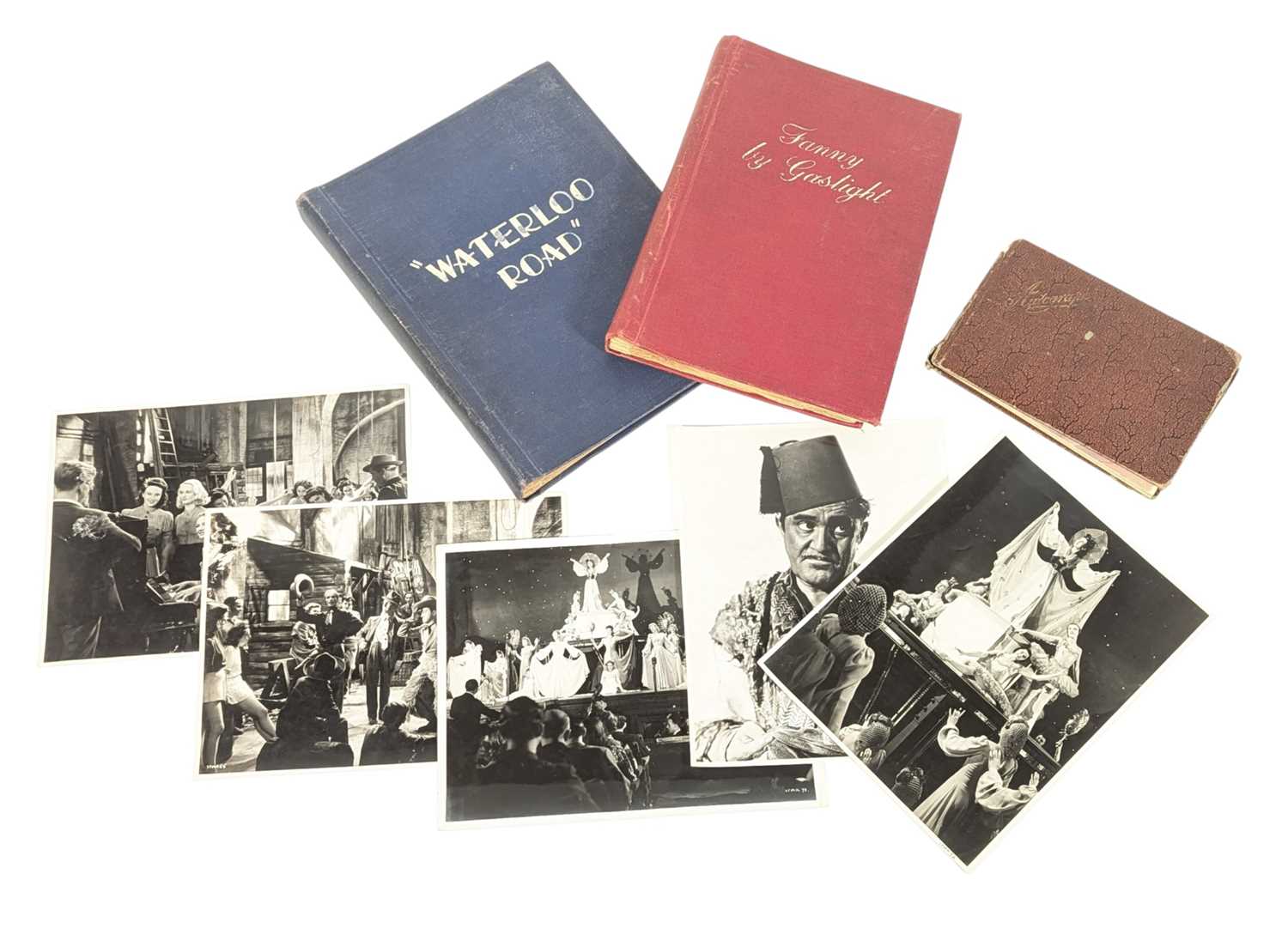 Lot 22 - AUTOGRAPH ALBUM - HOLLYWOOD INTEREST
