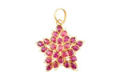 Lot 465 - GOLD & RUBY CLUSTER PENDANT