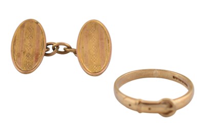 Lot 192 - HALLMARKED 9CT GOLD BUCKLE RING & CUFFLINK