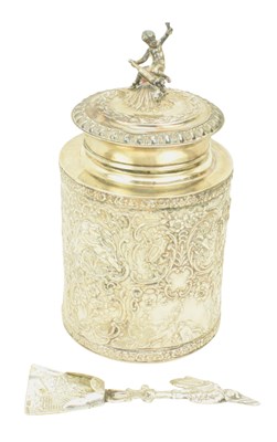 Lot 83 - 20TH CENTURY CONTINENTAL TEA CADDY AND A SILVER SPOON