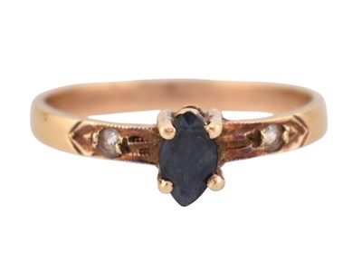Lot 207 - 14CT GOLD SAPPHIRE & DIAMOND RING