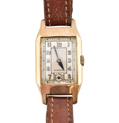 Lot 289 - EARLY 20TH CENTURY 9CT GOLD TANK FACED WRISTWATCH