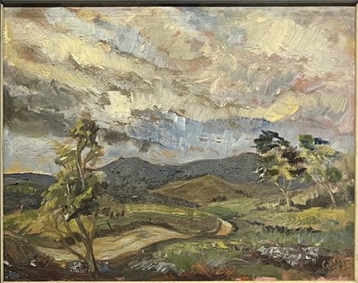 Lot 51 - G. KELLY (20TH CENTURY) - 1957 UNTITLED OIL ON BOARD LANDSCAPE PAINTING