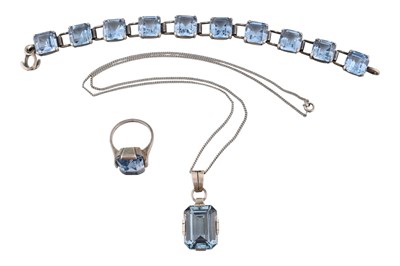 Lot 58 - CONTINENTAL ART DECO SILVER & SYNTHETIC SPINEL NECKLACE, BRACELET RING
