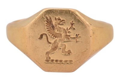 Lot 24 - 1930S HALLMARKED 18CT GOLD SIGNET RING