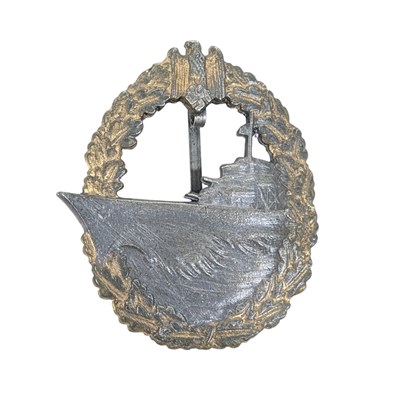 Lot 397 - WWII SECOND WORLD WAR KRIEGSMARINE DESTROYER BADGE
