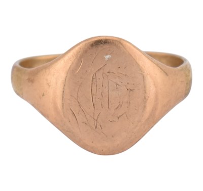 Lot 327 - 9CT GOLD SIGNET RING