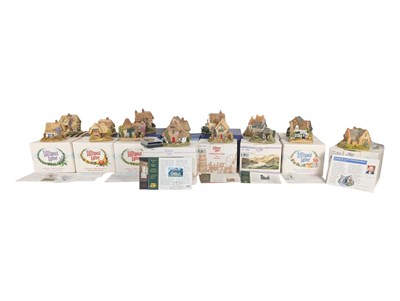 Lot 373 - LILLIPUT LANE - COLLECTION OF SEVENTEEN LATE 20TH / 21ST CENTURY COTTAGE FIGURES