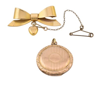 Lot 305 - HALLMARKED 9CT GOLD BOW BROOCH & 9CT FRNT & BCK LOCKET