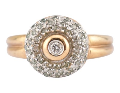 Lot 370 - 9CT GOLD & DIAMOND CLUSTER RING