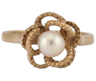 Lot 395 - HALLMARKED 9CT GOLD & PEARL RING