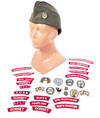 Lot 108 - COLLECTION OF ASSORTED CAP BADGES & UNIFORM PATCHES