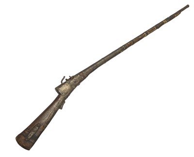 Lot 97 - 19TH CENTURY INDIAN MATCHLOCK TORADAR / MUSKET