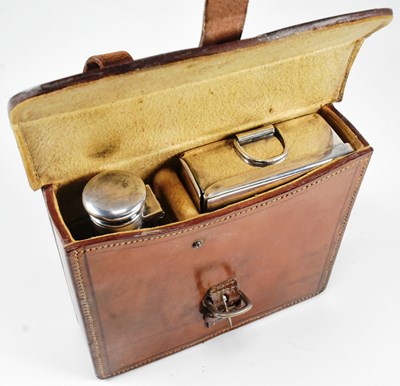 Lot 153 - EARLY 20TH CENTURY DIXON HUNTING / TRAVELLING PICNIC SET