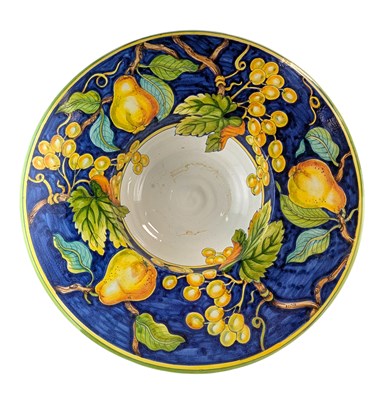 Lot 110 - LARGE ITALIAN SICILIAN MAJOLICA STYLE HAND PAINTED POTTERY CHARGER