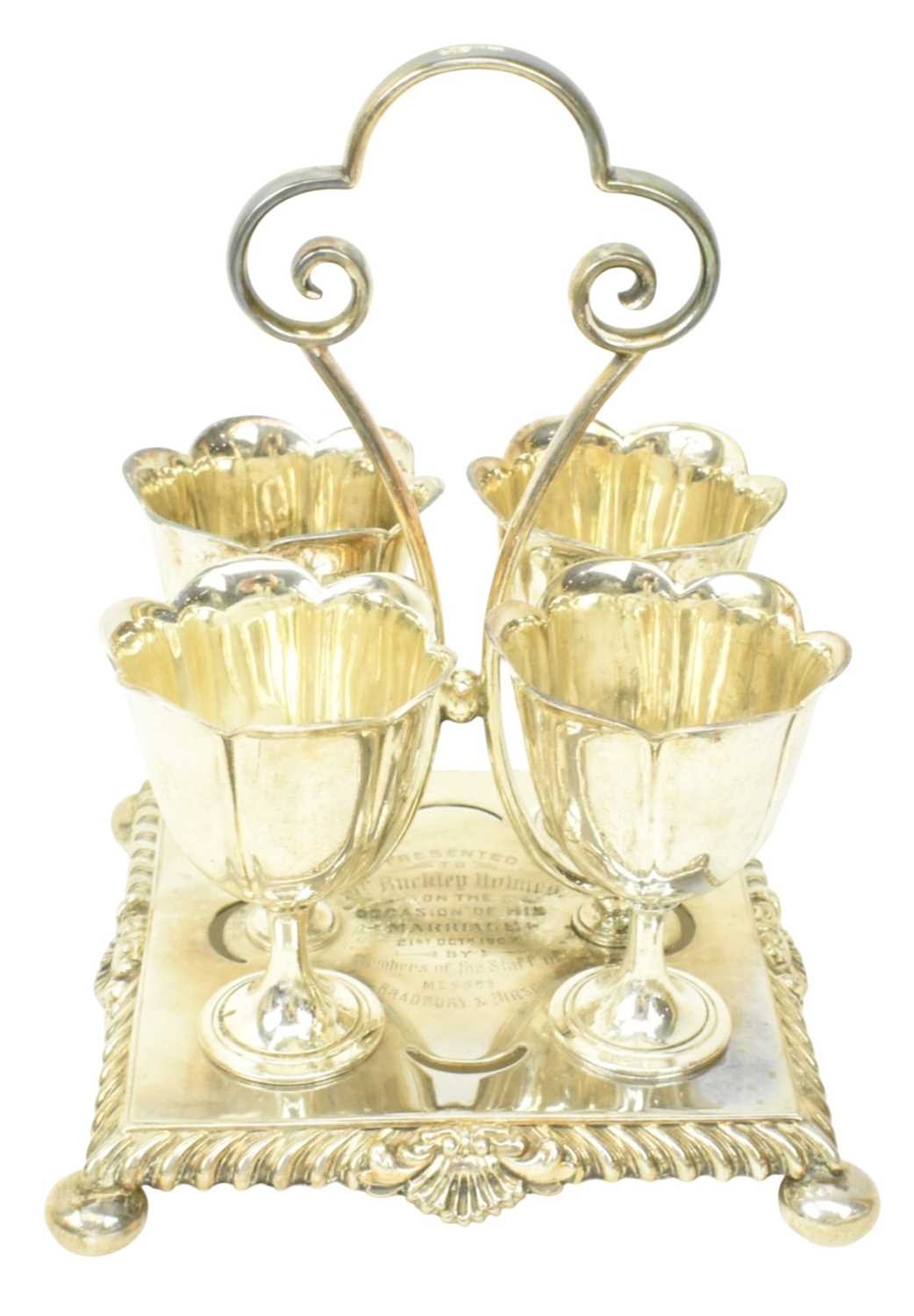 Lot 14 - EARLY 20TH CENTURY EDWARD VII HALLMARKED SILVER EGG CUPS AND HOLDER