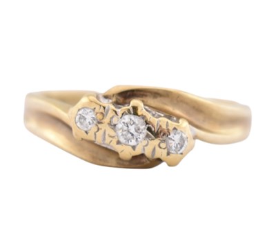Lot 279 - HALLMARKED 9CT GOLD & DIAMOND THREE STONE RING