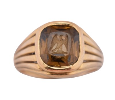 Lot 121 - HALLMARKED 18CT GOLD INTAGLIO SEAL RING