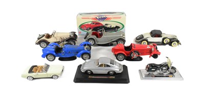 Lot 235 - DIECAST - COLLECTION OF LARGE SCALE DIECAST MODEL CARS