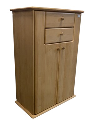 Lot 560 - CONTEMPORARY MODERN BEECH EFFECT TALLBOY CABINET