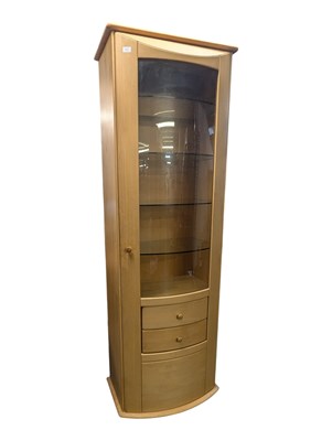 Lot 559 - CONTEMPORARY MODERN BEECH EFFECT TALL PEDESTAL DISPLAY CABINET