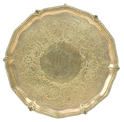 Lot 15 - 18TH CENTURY GEORGE III HALLMARKED SILVER SALVER / CARD TRAY