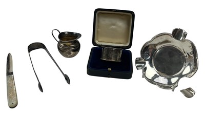 Lot 117 - EDWARD VII HALLMARKED SILVER CREAMER, NAPKIN RING, TONGS, ASHTRAY & KNIFE