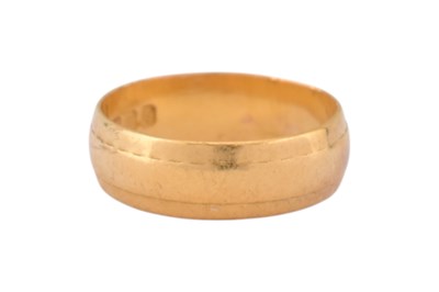 Lot 124 - HALLMARKED 22CT GOLD BAND RING