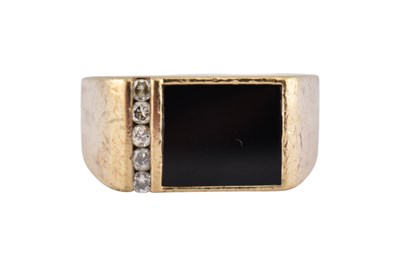 Lot 255 - HALLMARKED 9CT GOLD SIGNET RING