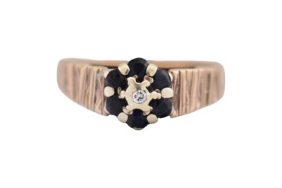 Lot 205 - 1970s HALLMARKED 9CT GOLD SAPPHIRE & DIAMOND CLUSTER RING