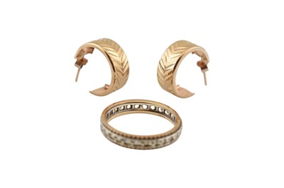 Lot 313 - 9CT GOLD RING & HOOP EARRINGS