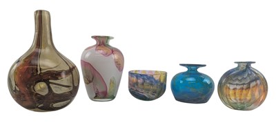 Lot 242 - MIXED SELECTION OF FIVE STUDIO ART GLASS VASES