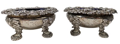 Lot 17 - PAIR OF GEORGE IV HALLMARKED SILVER & BLUE GLASS LINED TABLE SALTS